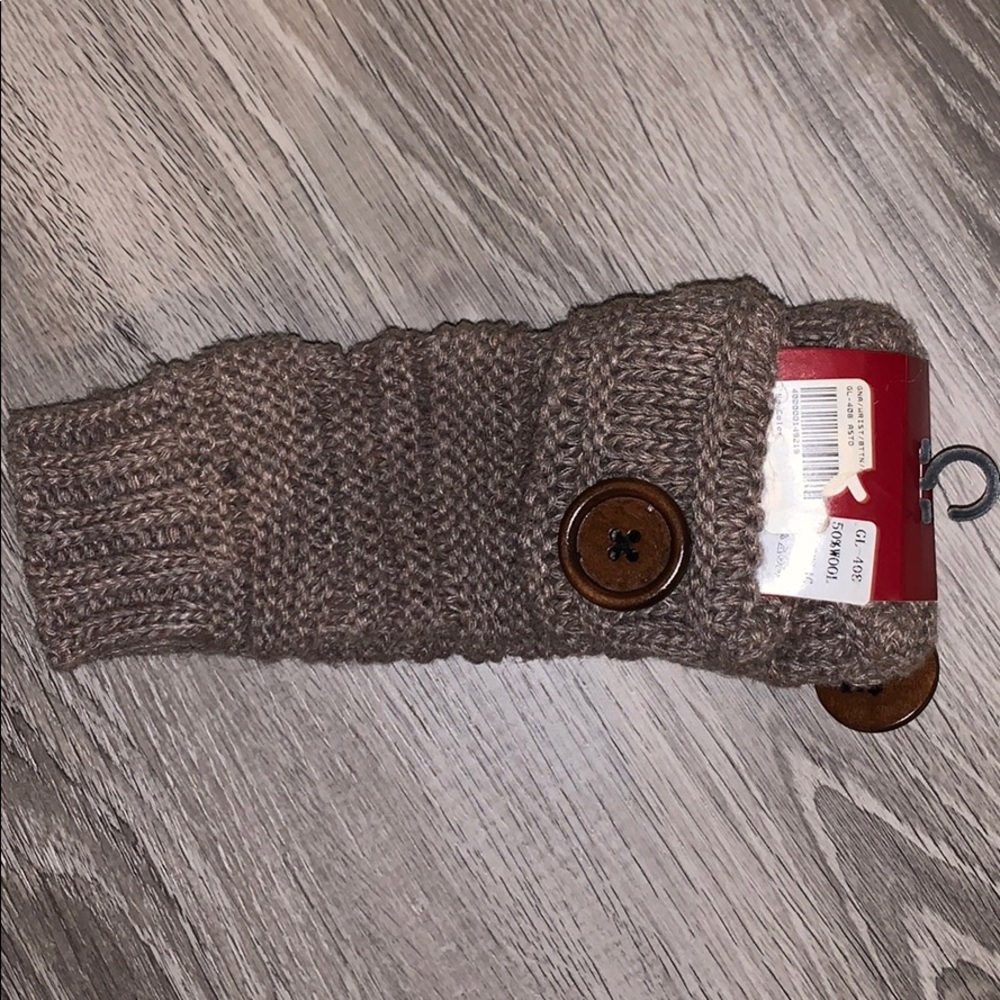 Wrist warmers